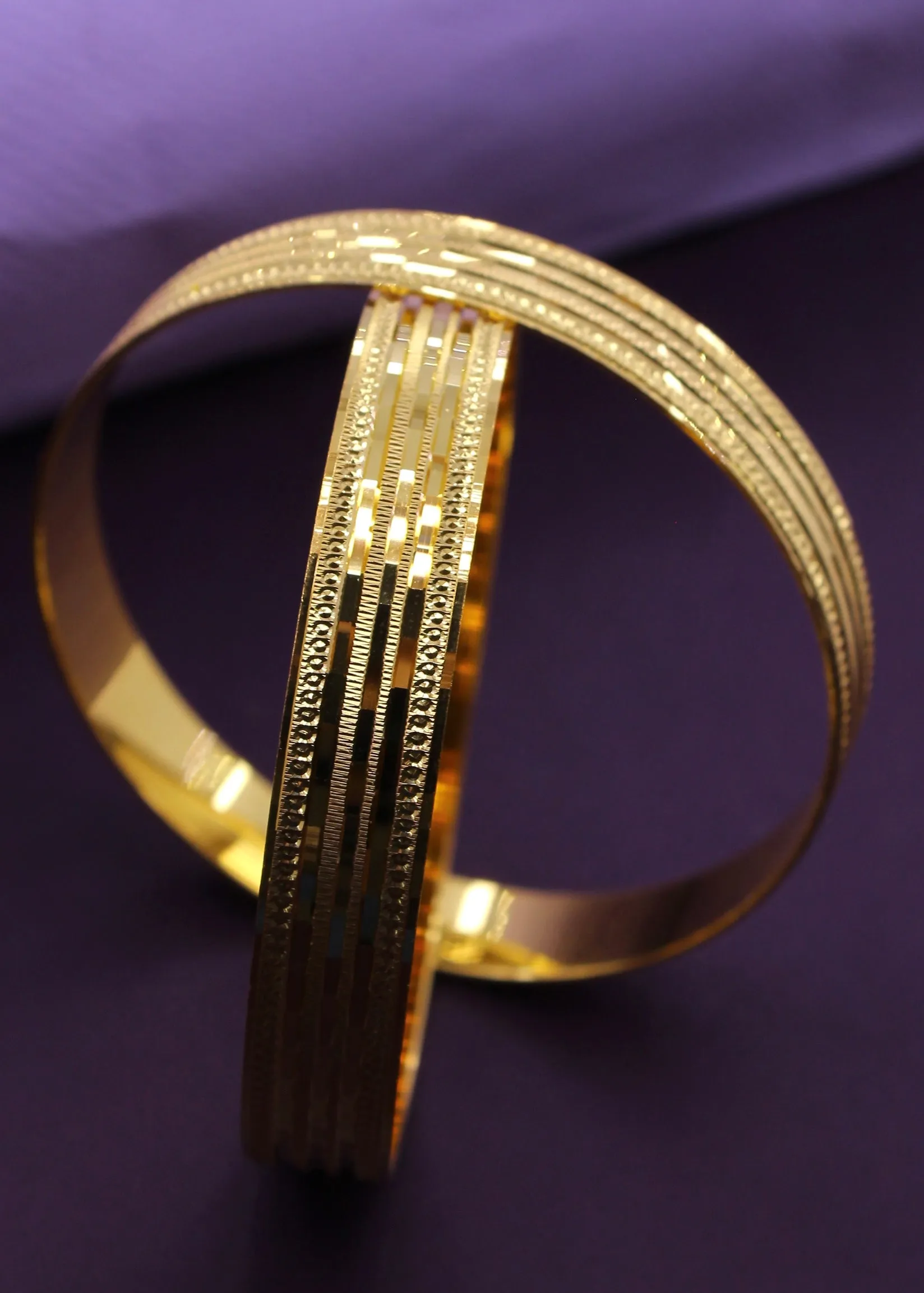 ALLURING GOLD PLATED BANGLES